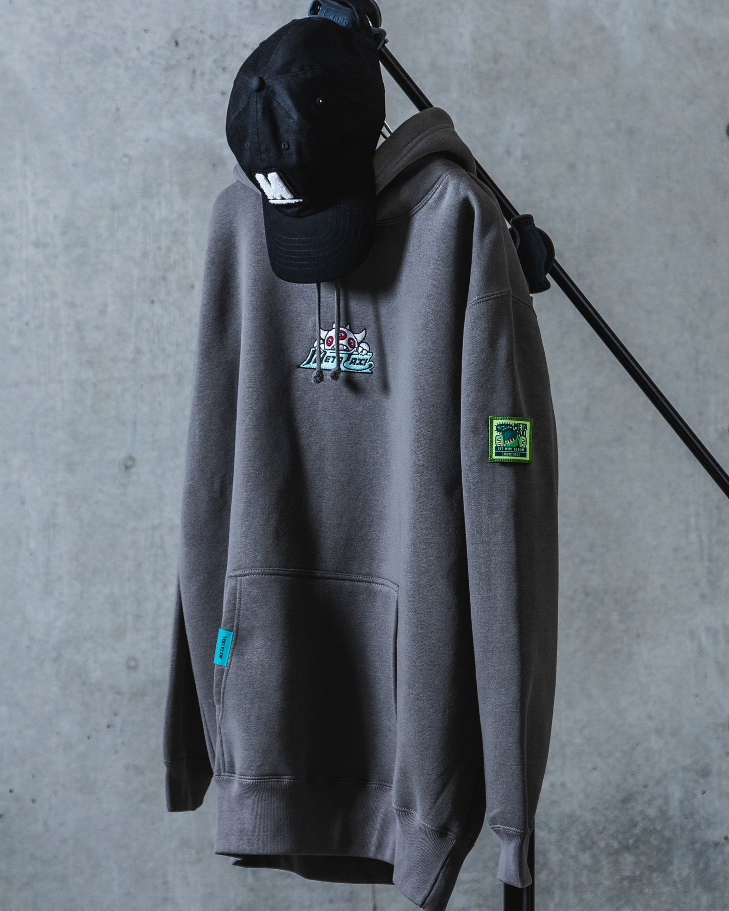アバターフーディー グレー×ブルー