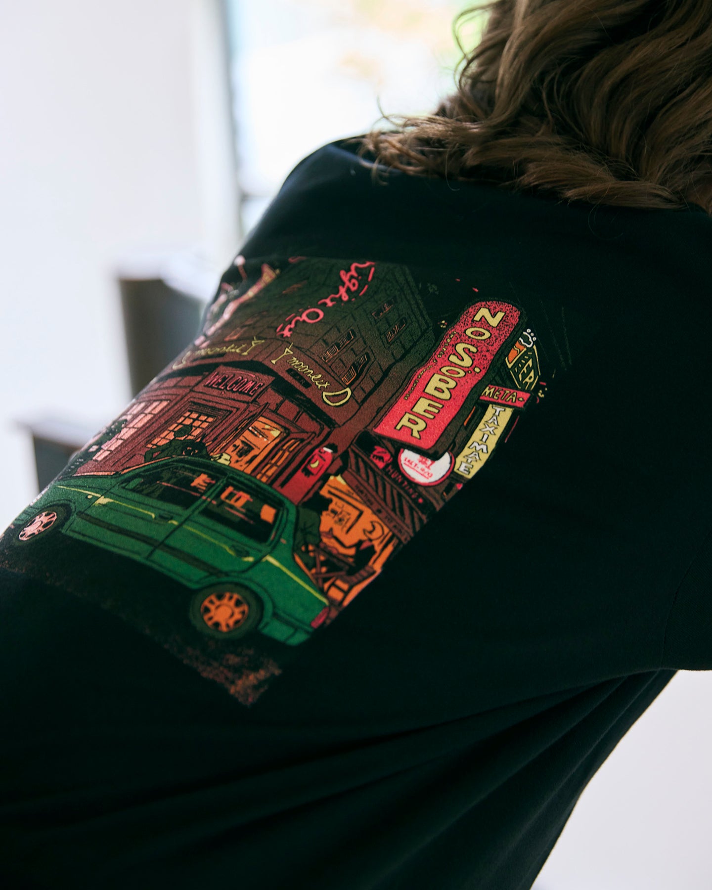 シーンTシャツ「Night Out」